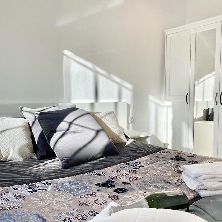 Appartement Devant La Plage Roses Bagian luar foto