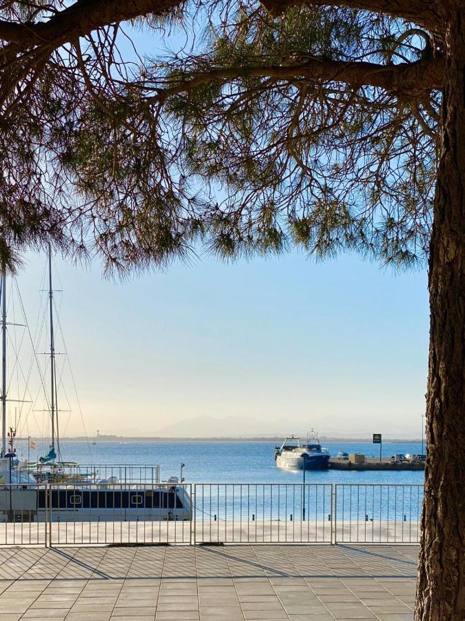 Appartement Devant La Plage Roses Bagian luar foto