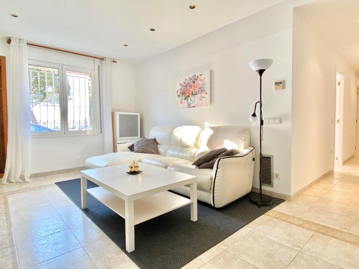 Appartement Devant La Plage Roses Bagian luar foto