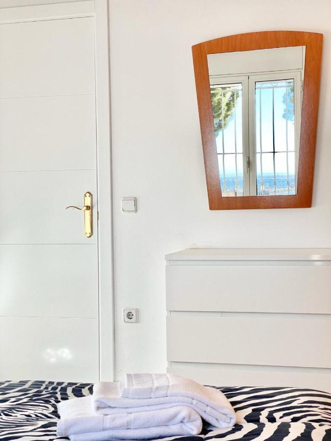 Appartement Devant La Plage Roses Bagian luar foto