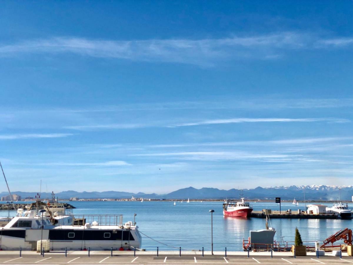 Appartement Devant La Plage Roses Bagian luar foto