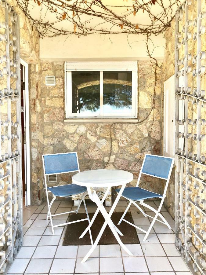 Appartement Devant La Plage Roses Bagian luar foto